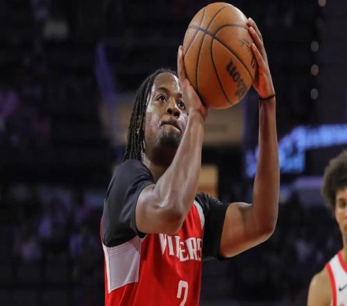 又一次打出了高分表現，但這樣的表現依然無法得到火箭的關注