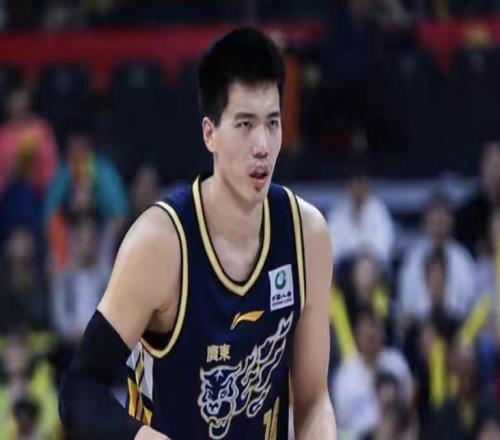 爆料廣東隊內訌，超級前鋒和杜鋒互噴，疑似要離隊，忍受不了被罵