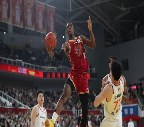 一場96：100讓季后賽格局重新洗牌！遼寧運氣太好，青島坐穩(wěn)前8