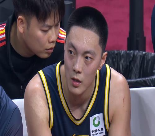 領先20分后輸球！揪出1個表現最差之人，坑壞了廣東隊