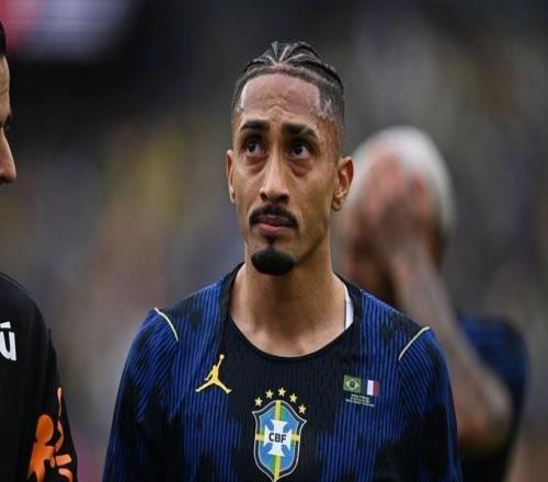 巴媒：拉菲尼亞賽前因疲勞接受治療，被換下是為避免更大風險