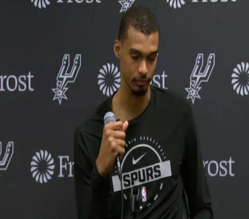 全隊起立為卡斯?fàn)枒c祝3雙！創(chuàng)4紀(jì)錄比肩鄧肯19年文班：本就優(yōu)秀