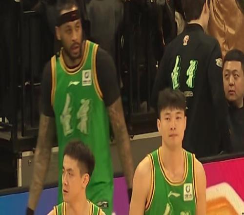 趙繼偉6+4+5+1！哈維11+3，布羅金頓5+1，鄢手騏0分，遼籃領先6分