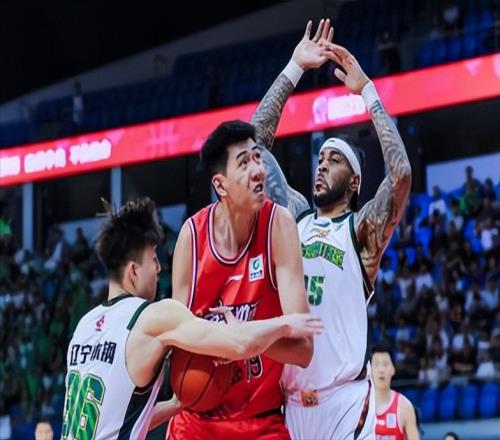 淪為徐昕背景板，上臺后首次連敗，烏戈神奇不再