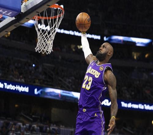 詹姆斯41歲了，他還值5000萬年薪續約嗎三大原因給你答案