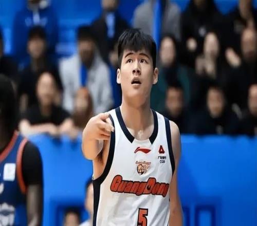 正負值第1，仍不被看好！媒體人怒了，質問廣東教練組：該換誰