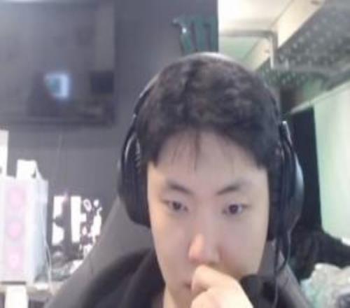 Chovy：冠軍肯定要想辦法都拿到啊，沒(méi)有說(shuō)哪個(gè)冠軍不重要