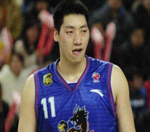 他是CBA3屆MVP得主,打了19年,退役進管理層,娶空姐幸福美滿