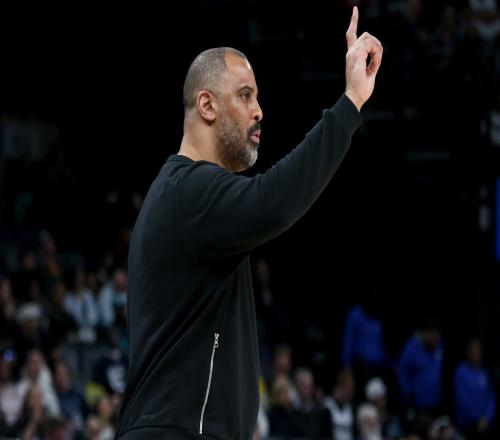 烏度卡強(qiáng)調(diào)本賽季波動(dòng)頻繁不會(huì)輕視任何對(duì)手_NBA直播