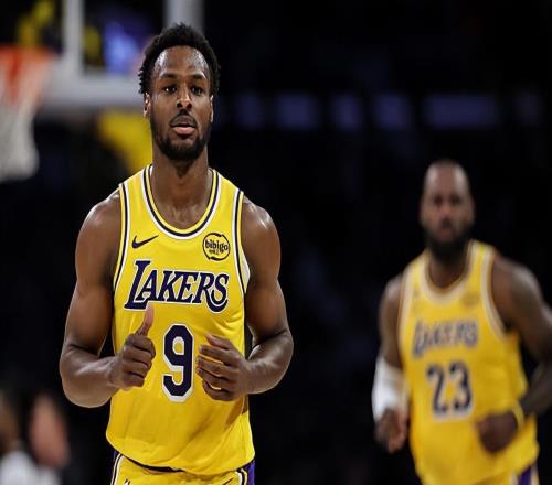 防守能力出色，但以布朗尼的得分能力，他還是很難在湖人站穩(wěn)腳跟