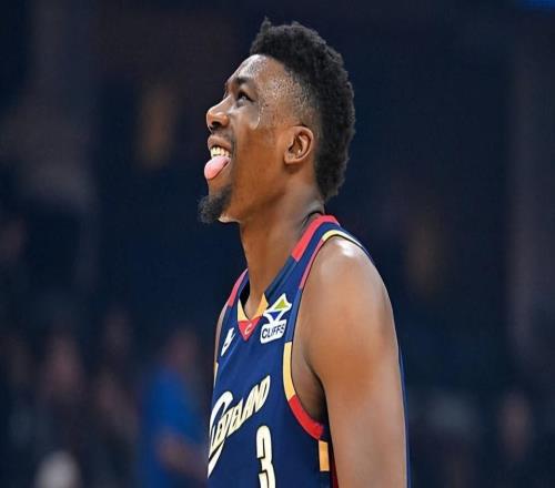 竟然被爵士各種打爆！騎士替補中鋒的防守能力確實有些不敢恭維