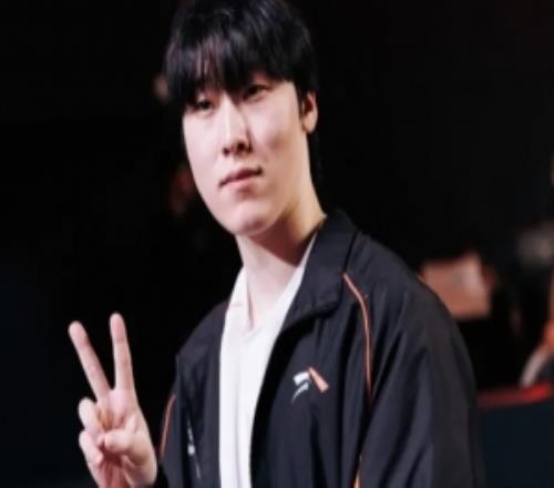 Zeka：今年想打進(jìn)MSI，我想獲得多個(gè)國(guó)際大賽的冠軍