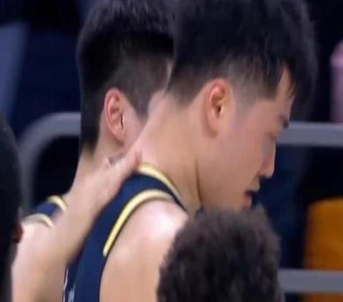 張皓嘉末節(jié)超神10分4板1帽引熱議!賽后淚灑現(xiàn)場獲陳家政安慰
