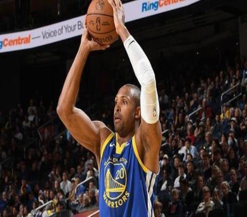 隊(duì)記:霍福德小腿拉傷情況正在好轉(zhuǎn)但目前只能進(jìn)行個(gè)人訓(xùn)練