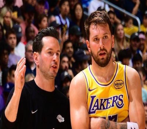 執教前兩個賽季均率隊拿到50勝，雷迪克是湖人隊史主帥第4人