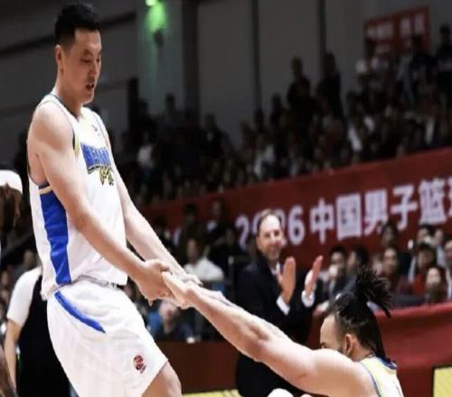 CBA焦點(diǎn)戰(zhàn)，北京6681浙江，賽后帶來三個壞消息，毫無奪冠氣質(zhì)，許利民指導(dǎo)真不適合北京