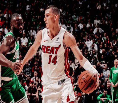 147129橫掃！綠軍首節(jié)53分創(chuàng)紀(jì)錄，塔圖姆三雙打懵熱火