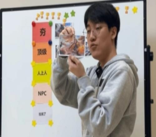 AL隊(duì)員點(diǎn)評(píng)愚人節(jié)皮膚：誰不想急頭白臉地來一頓炸雞斯維因