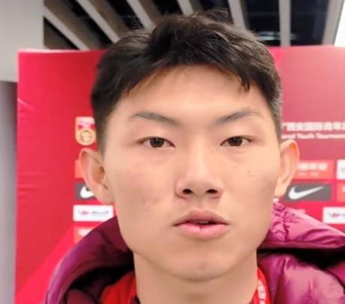 史松宸：爭取在泰山隊獲得更多出場機(jī)會，機(jī)會到來時要把握住
