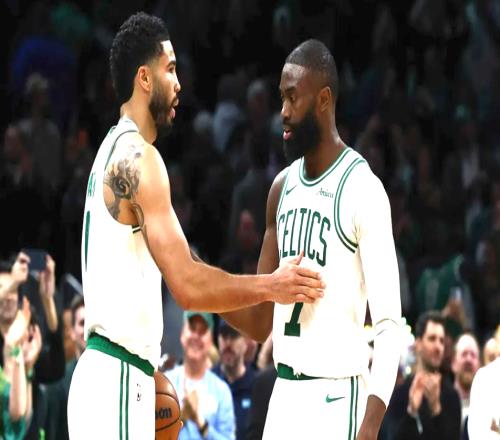 塔圖姆25+18+11！布朗轟43分，綠軍橫掃熱火，創隊史近56年紀錄