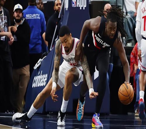 個人表現(xiàn)已經(jīng)非常出色了，但快船鋒線大將并沒有得到基本的支持