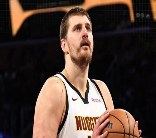 約基奇15+17+12造NBA神跡，穆雷10記三分，掘金7連勝宣戰(zhàn)馬刺