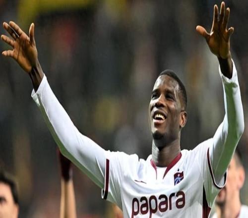 從比甲金靴到英超棄將，再到土超大殺器，2米鋒霸屢次上演神仙球