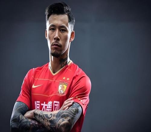 德轉官宣！楊澤翔跟申花合約年底到期，大家還看好他續約留隊嗎