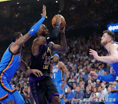 湖人兩大敗因出爐，東契奇被坑苦！老詹看清現實，里夫斯也真該批