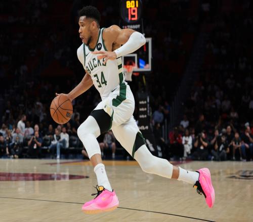 字母哥表示自己狀態良好隨時可以上場，但對對方的策略感到困惑_NBA直播