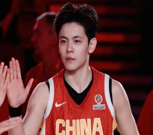 時隔5天！楊舒予終于回應無緣衛冕：試錯中成長希望理性觀賽