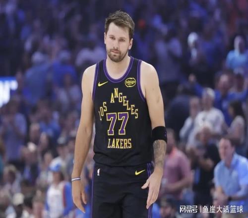 NBA最新排名出爐！湖人遭巨大打擊，東部第3狂勝40分，火箭收大禮