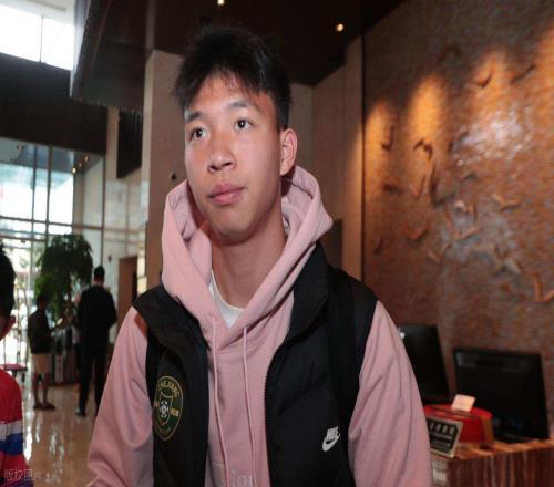 英超伯恩利高層承認曾想引進王鈺棟，結果轉會費太高，未能如愿