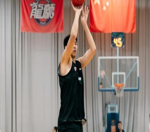 廣州外教如何培養徐昕每天投250記三分,按NBA球員的標準訓練