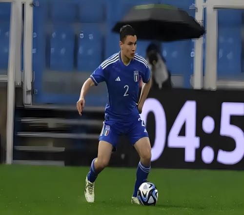 徐正源執(zhí)教蓉城一手提拔的黑馬后腰，如今卻淪為替補，引發(fā)熱議