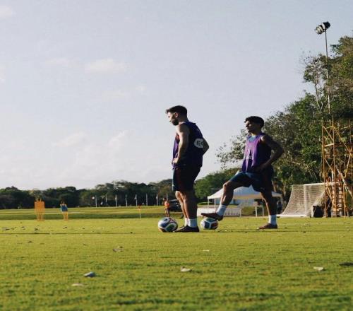 B費(fèi)向曼聯(lián)推薦一人接班自己！降級(jí)也要賣6000萬(wàn)，仍比帕爾默便宜