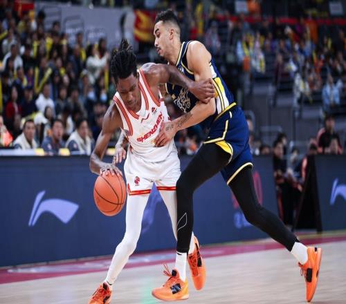 這才是頂級小外援！22投砍36+8+8率隊殺回爭冠區，鄭永剛慧眼識珠