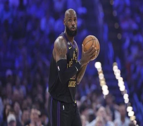 湖人連傷東契奇里夫斯！名嘴喊話詹姆斯：發揮傳奇本色的機會來了