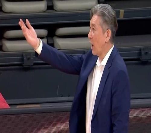 深圳主帥：史密斯第四節表現一直很穩定，最后機會出來了很有決心