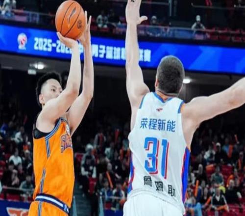 隨著上海15連勝，遼寧5分憾負，CBA最新排名出爐！北京排第3