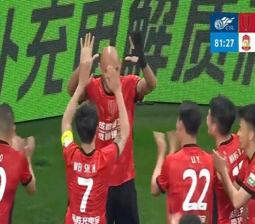 足球報：蓉城賽季初展現出爭冠勢頭韋林頓成金靴有力競爭者