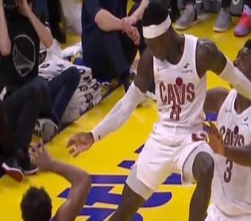 庫明加調侃施羅德“雷歐飛踢”：你是李連杰嗎