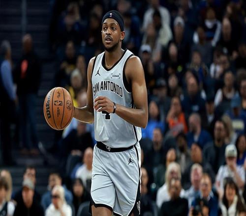 文班亞馬沒有出場，馬刺后場大將上半場就輕松砍下了18分