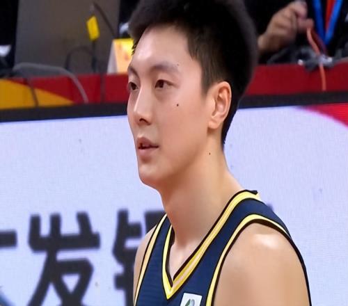 CBA頂薪，球隊贏20分正負值卻是負數，杜鋒忍痛放棄，國家隊無望