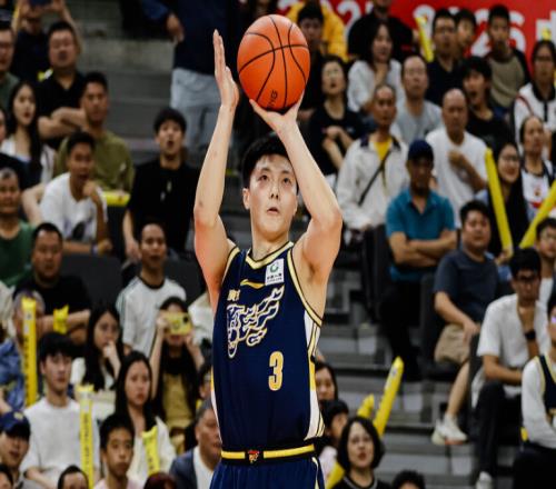 0+1+0！廣東大勝廣廈他卻成最尷尬之人，粵迷：不上你戰績更好了