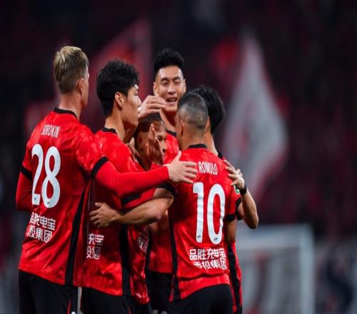 蓉城51西海岸中超開局4輪不敗+4分領(lǐng)跑34歲費(fèi)利佩替補(bǔ)戴帽慶生