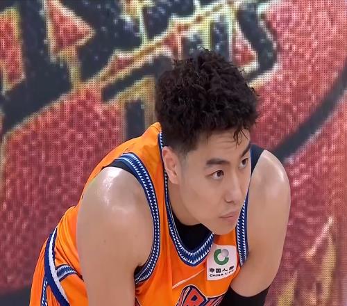 CBA：本土內線10中10，豪取16連勝，袁堂文11助39分大勝