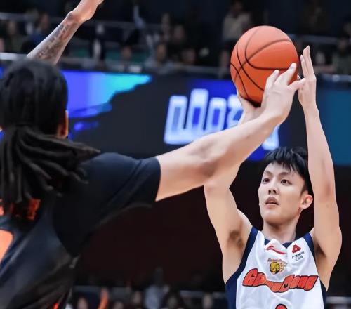 隨著廣東8699不敵山東,深圳10連勝,CBA最新排名如下!北京第5