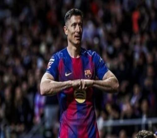 世體:萊萬希望幫巴薩奪得西甲和歐冠冠軍,然后再續(xù)約一年