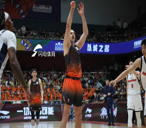 瓊斯、珀塞爾合砍43分山東高速男籃9986戰勝廣東男籃